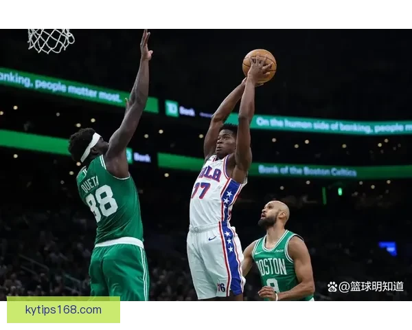 小伙子勇气可嘉埃奇库姆怒批裁判遭吹技术犯规